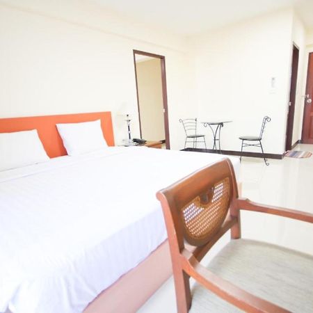 ไวท์เฮาส์ บิโซเทล Hotel กรุงเทพมหานคร ภายนอก รูปภาพ